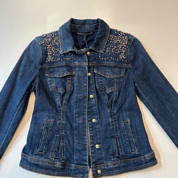 White House Black Market Hillary Pearl Embellished Denim Trucker Jacket Size XS - Picture 2 of 10